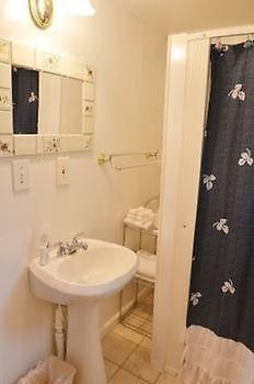 فندق Au Sableفي  Lucky Horseshoe Cabins المظهر الخارجي الصورة