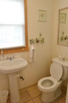 فندق Au Sableفي  Lucky Horseshoe Cabins المظهر الخارجي الصورة